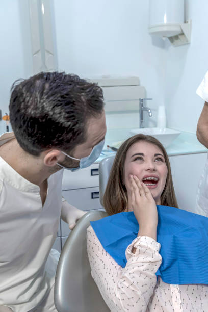 Best Emergency Cosmetic Dentistry (e.g., broken veneers) in Greens Farms, CT